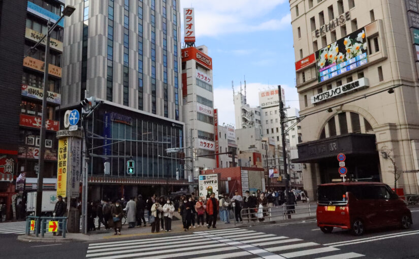 浅草の土曜の朝